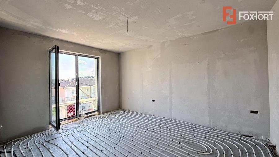 Duplex cu 4 camere cu Canalizare în Moșnița Veche