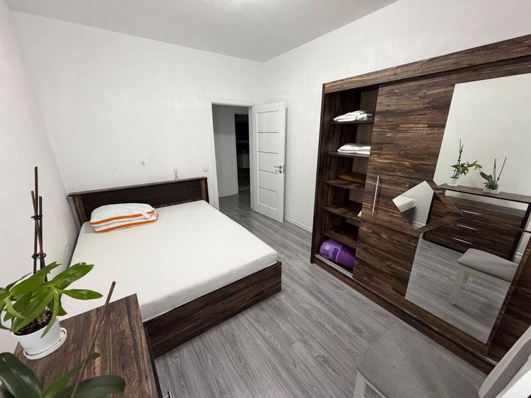 Apartament cu 3 camere în Central — fotografia 3