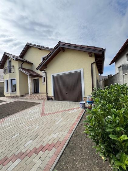 Casă individuală cu 5 camere cu Teren 509 Mp în Ghiroda