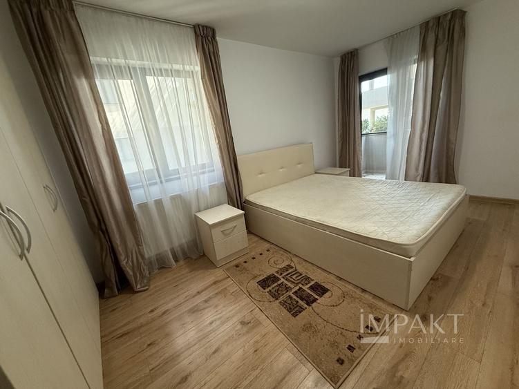 Apartament cu 3 camere semidecomandat, mobilat în Între Lacuri