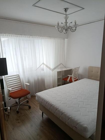 Apartament cu 3 camere decomandat în Bd. Independenței