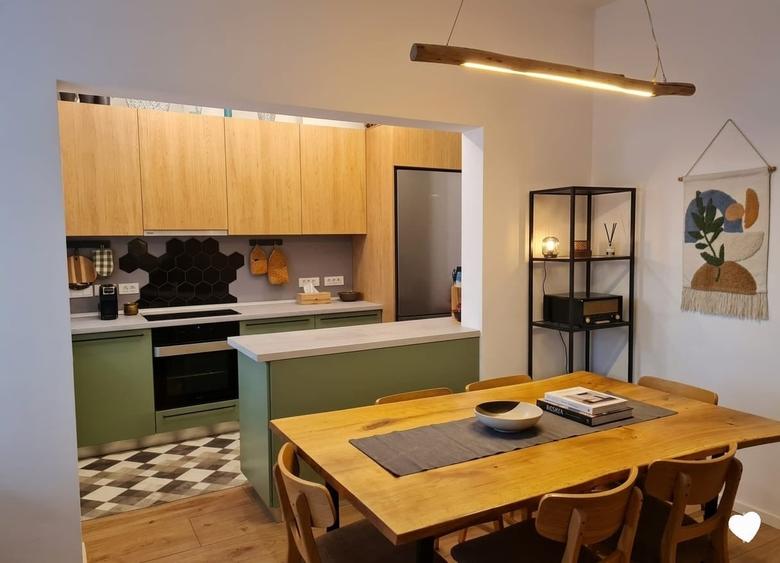 Apartament cu 3 camere decomandat, mobilat în Take Ionescu