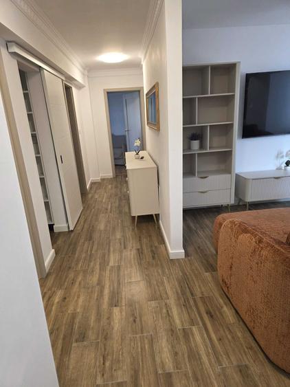 Apartament cu 4 camere decomandat în Central