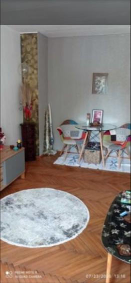 Apartament cu 2 camere decomandat în Far