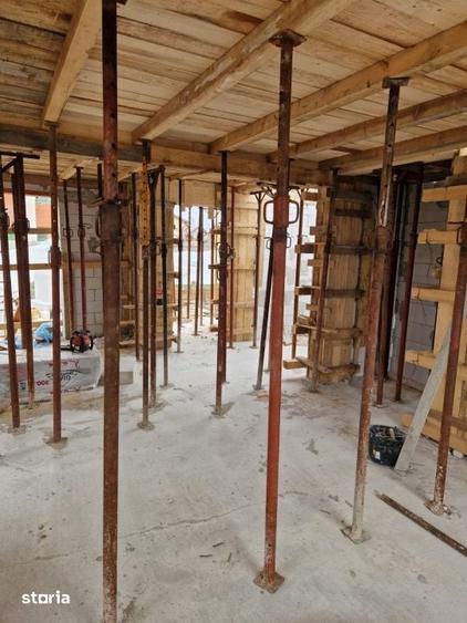Casă cu 4 camere cu Teren 450 Mp în Central