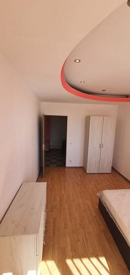 Apartament cu 4 camere decomandat în Dobroești
