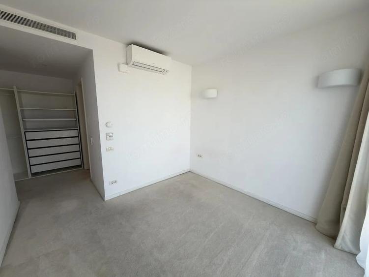 Apartament cu 3 camere în P-ța Universității
