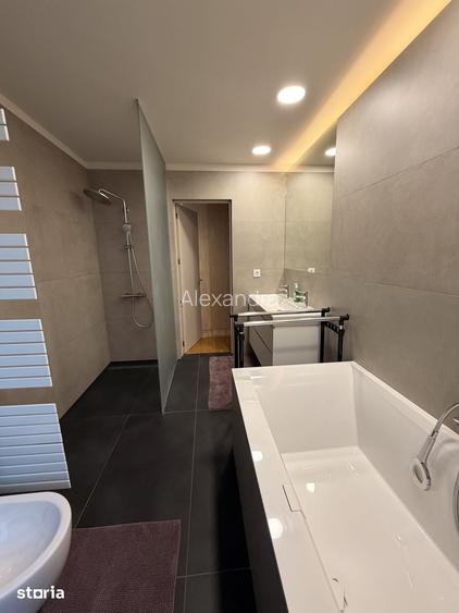 Duplex 2 dormitoare! Str Eroilor ! 2 Parcari !
