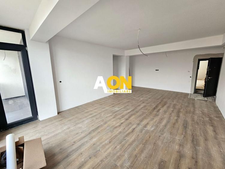 Apartament cu 3 camere decomandat în Cetate