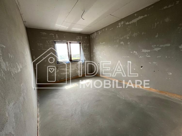 Duplex cu 4 camere cu Canalizare în Șura Mică