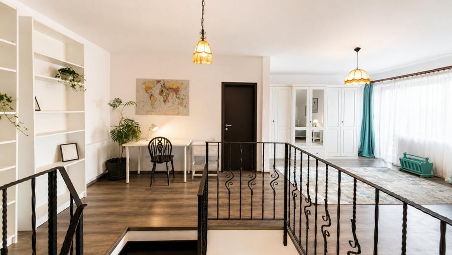 Apartament cu 3 camere, mobilat în Tractorul