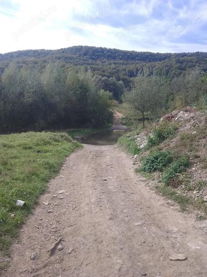 Teren de 5600 mp, în Nord