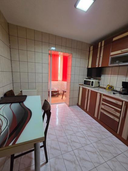 Apartament cu 2 camere decomandat în Calarași 4
