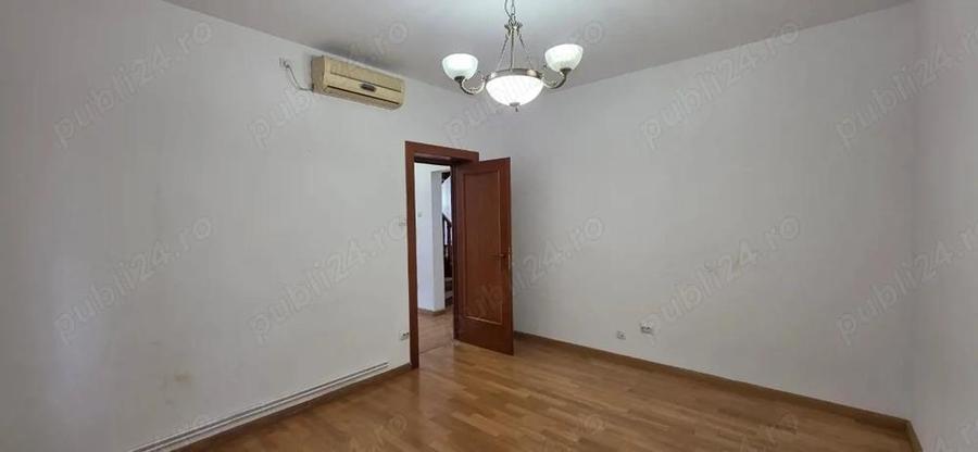 Casă individuală cu 5 camere cu Canalizare în P-ța Alba Iulia