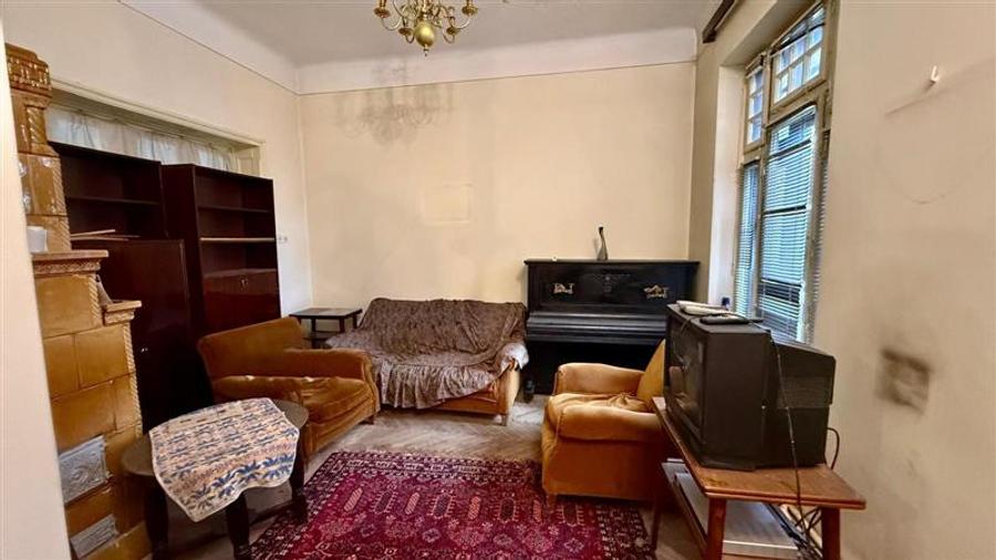 Casă cu 6 camere cu Teren 236 Mp în Copou