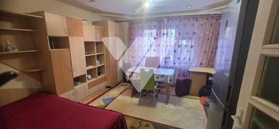 Casă individuală cu 5 camere cu Canalizare în Țiglari