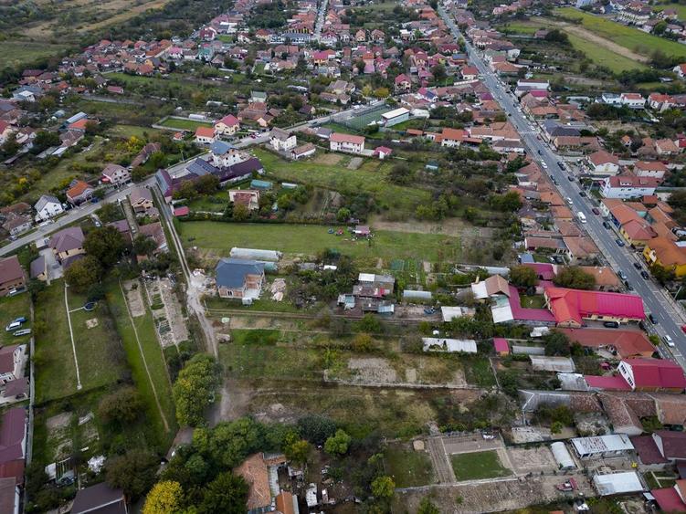 Teren de 2012 mp, în Ghiroda