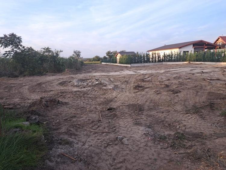 Teren Construcții intravilan de 1477 mp, în Ilganii de Jos