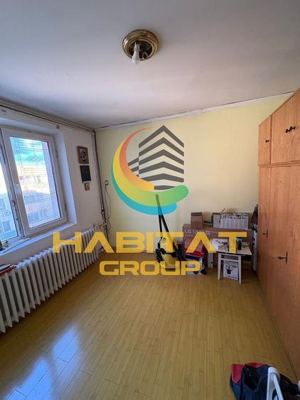 Apartament cu 4 camere semidecomandat, mobilat în Berceni