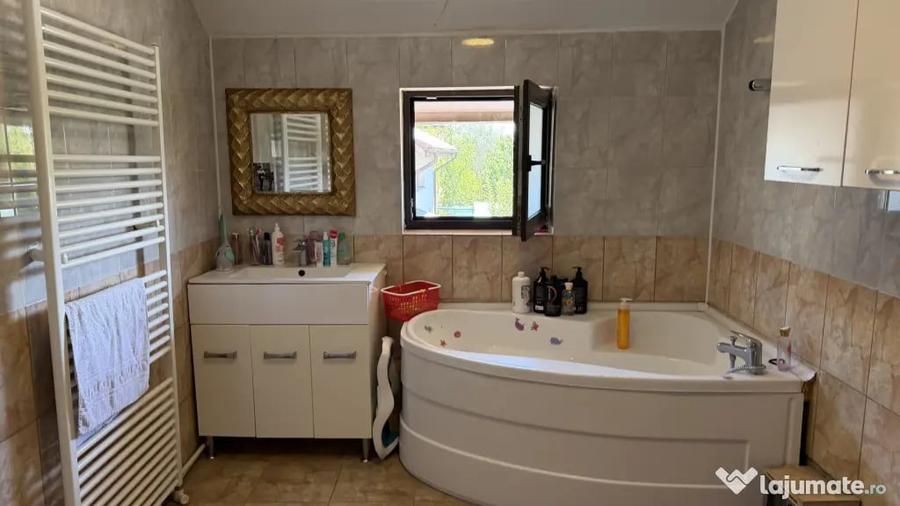 Casă cu 5 camere cu Teren 457 Mp în Ciorogârla