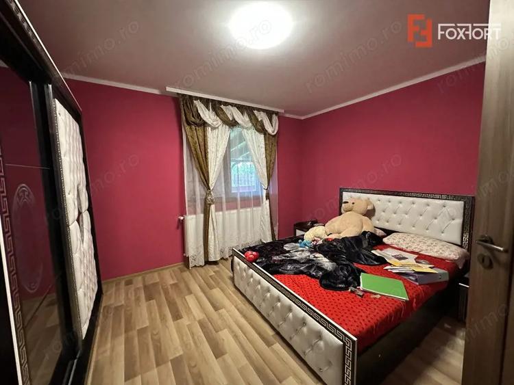 Casă cu 12 camere cu Teren 1560 Mp în Bucovăț (Remetea Mare)