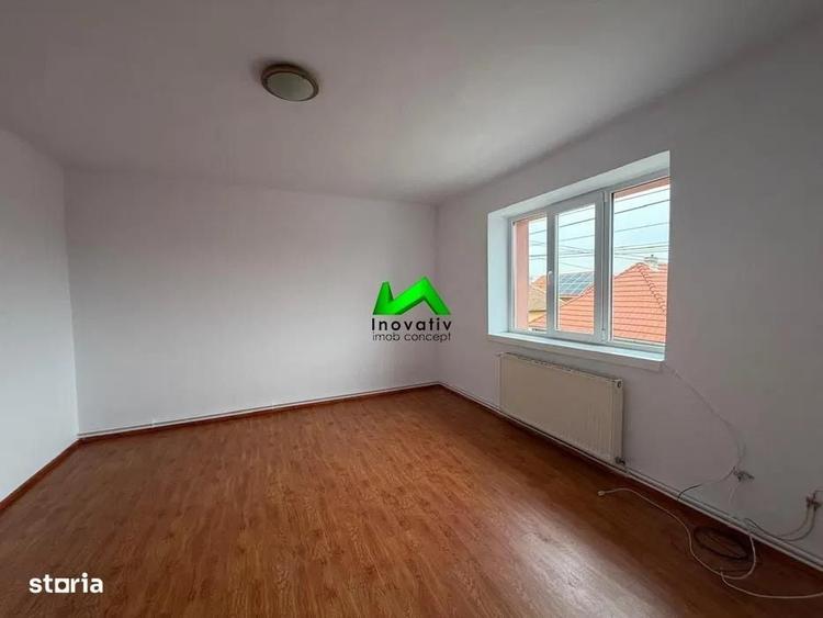 Casă cu 3 camere decomandat în Trei Stejari