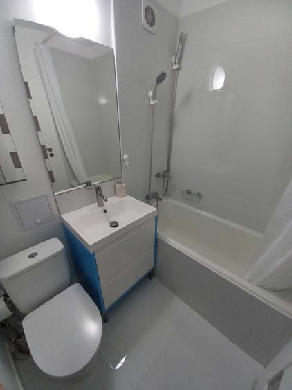 Apartament cu 3 camere decomandat, mobilat în Arcul de Triumf