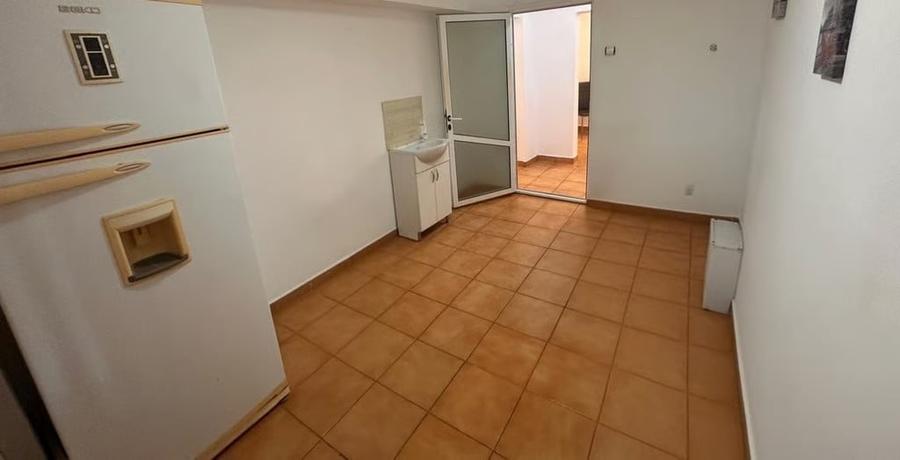 Apartament cu 4 camere decomandat în E3