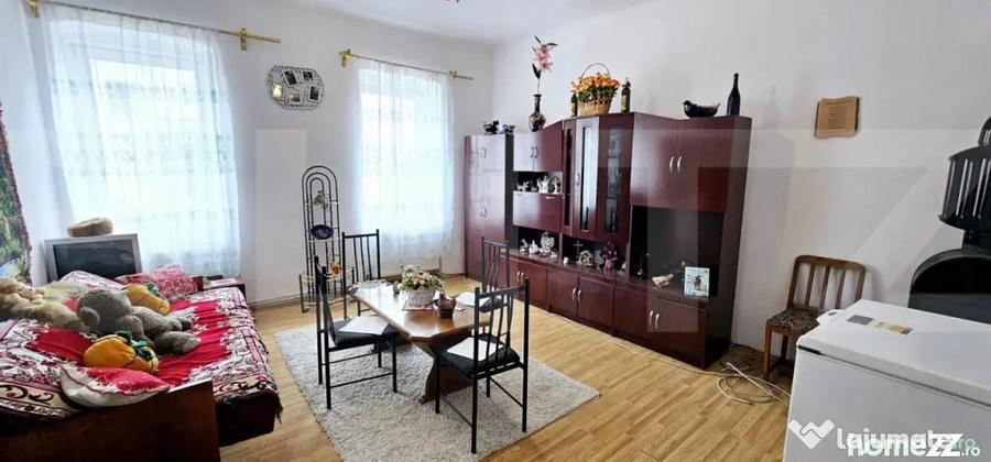 Casă cu 2 camere cu Teren 720 Mp în Central