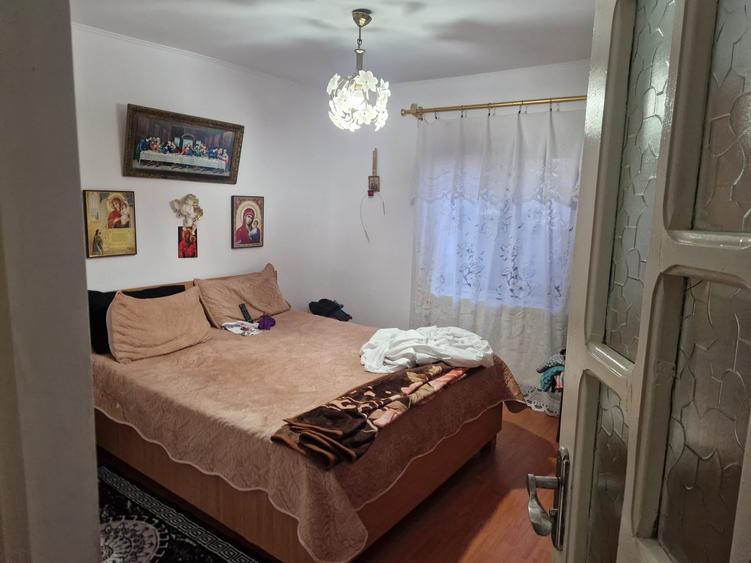 Casă individuală cu 3 camere cu Teren 227 Mp în Est