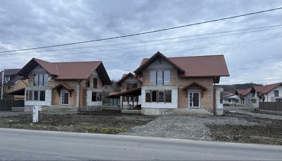 Casă cu 4 camere în Central