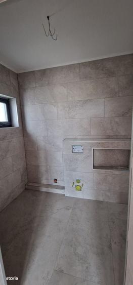 Casă cu 3 camere decomandat cu Canalizare în Agigea