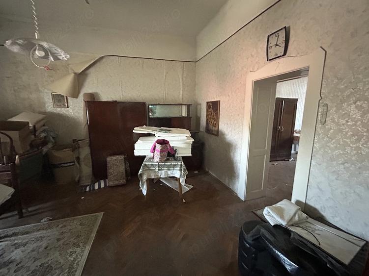 Apartament cu 3 camere semidecomandat în Central