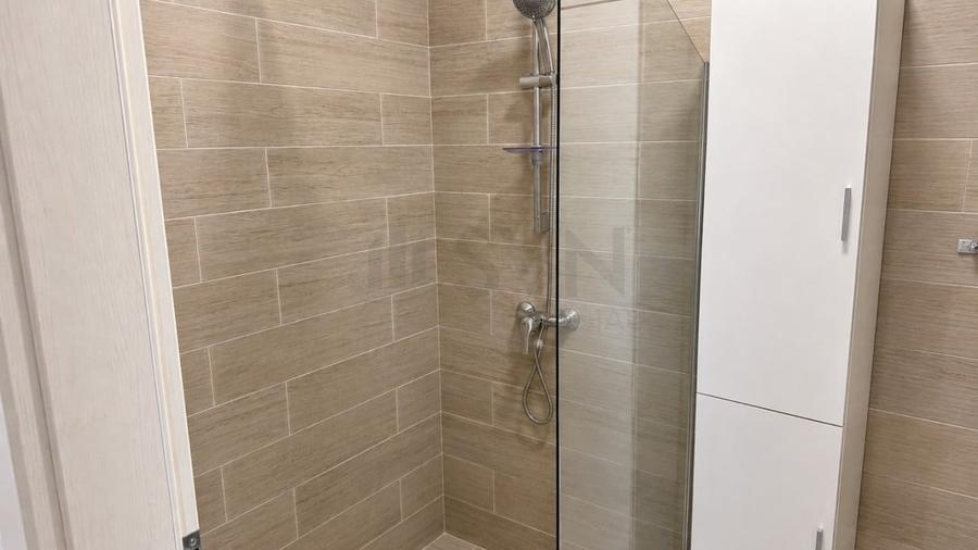 Apartament cu 3 camere decomandat, mobilat în Bd. Laminorului