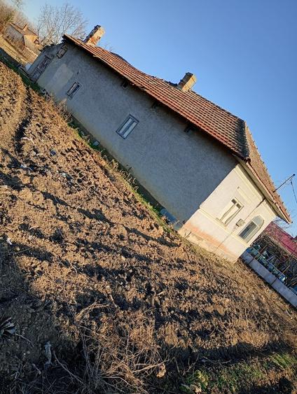 Casă cu 4 camere în Valea Popii