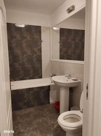Apartament cu 3 camere decomandat, mobilat în Doamna Ghica