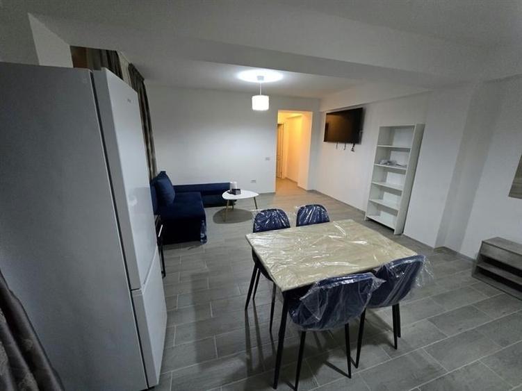 Apartament cu 2 camere decomandat, mobilat în Central
