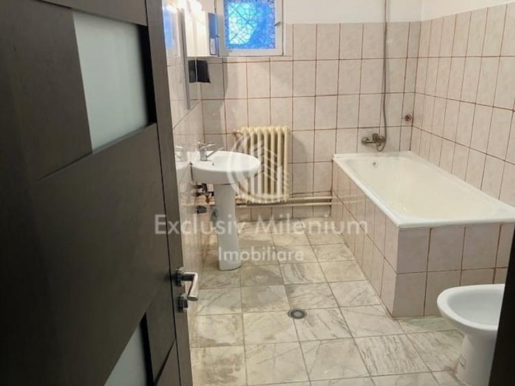 Casă individuală cu 4 camere cu Canalizare în Muncii