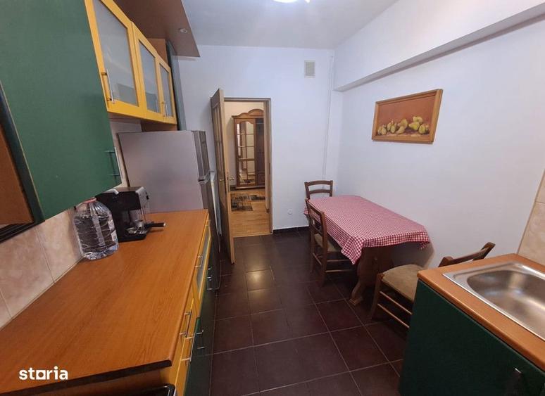 Apartament cu 3 camere decomandat în Păcurari