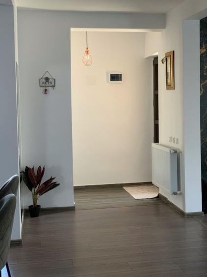 Casă individuală cu 4 camere cu Teren 400 Mp în Șimnicu de Sus