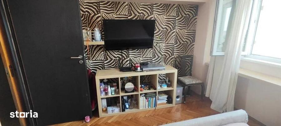 Apartament cu 4 camere decomandat în Grivița