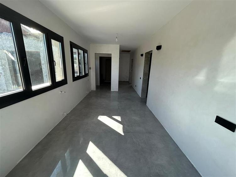 Casă individuală cu 4 camere cu Teren 2389 Mp în Biliești