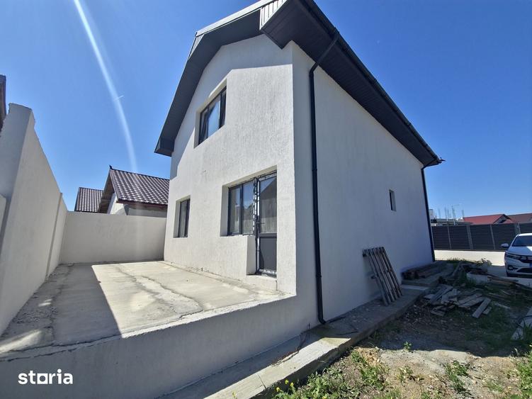Casă cu 5 camere cu Teren 210 Mp în Valu lui Traian