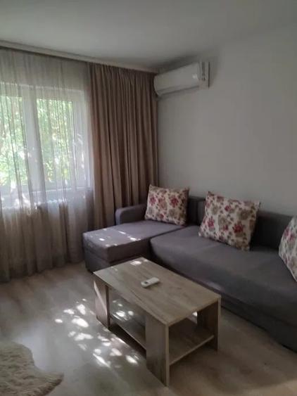 Apartament cu 2 camere semidecomandat în Brâncoveanu
