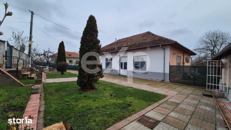 Spațiu comercial, de 300 mp, în Bălilești