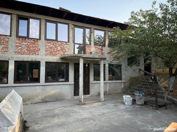 Casă cu 6 camere cu Teren 2160 Mp în Baciu