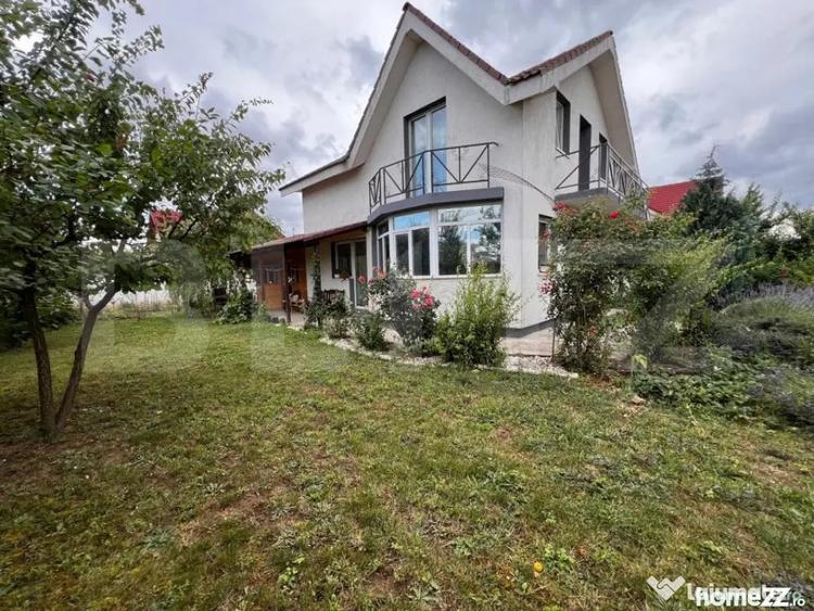 Casă cu 4 camere cu Teren 500 Mp în Central