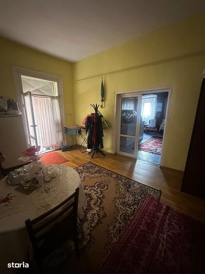 Casă cu 4 camere cu Teren 410 Mp în Central