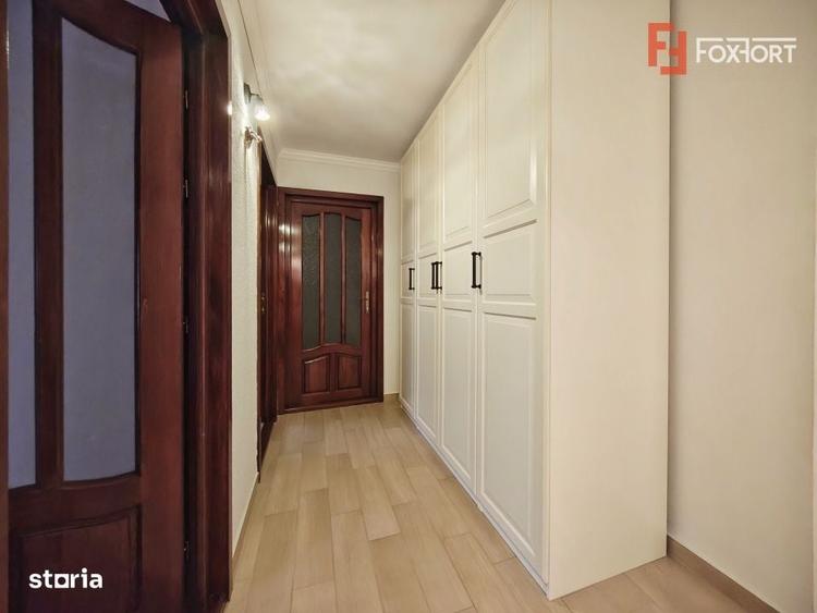 Apartament cu 3 camere decomandat în Girocului