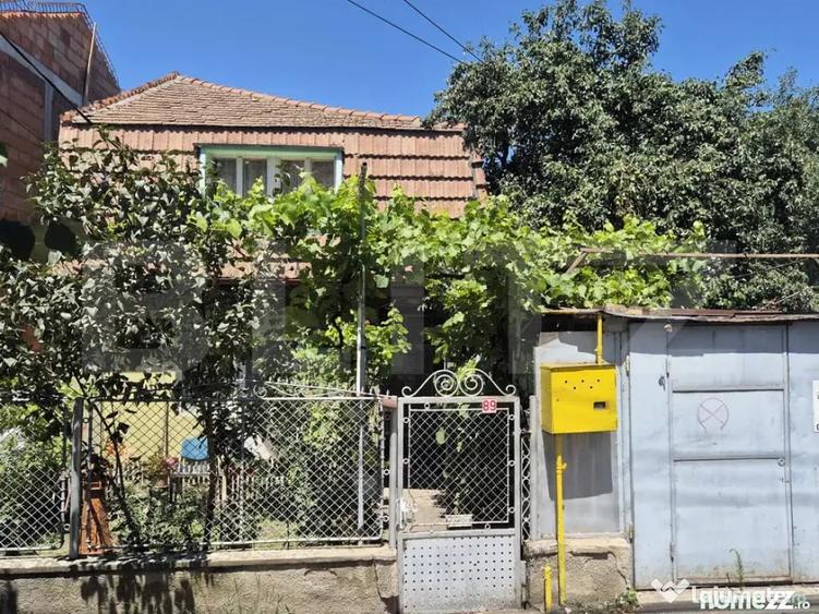 Casa de vanzare, 412 mp, spatioasa,cu garaj si terasa, zona - 1